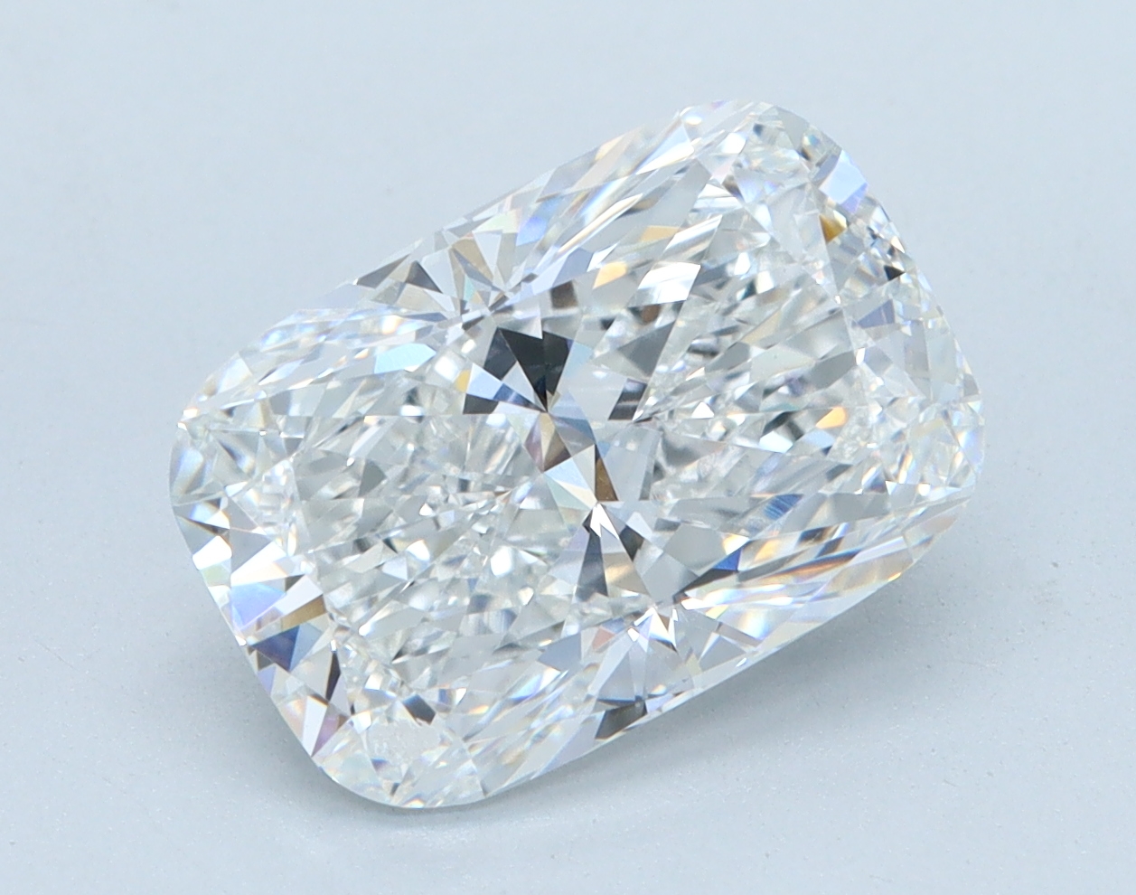 3.1 carat Cushion lab grown diamond, E color, VVS2 clarity