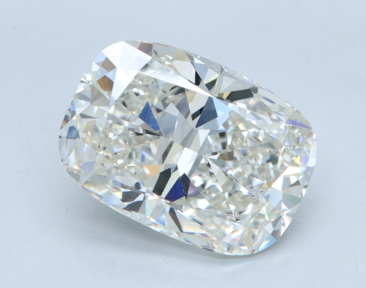 3.05 carat Cushion lab grown diamond, G color, VS1 clarity