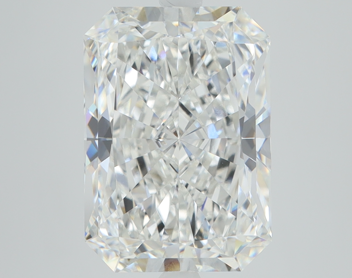 4.09 carat Radiant lab grown diamond, E color, VVS2 clarity