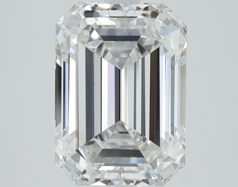 2.9 carat Emerald lab grown diamond, E color, VS1 clarity