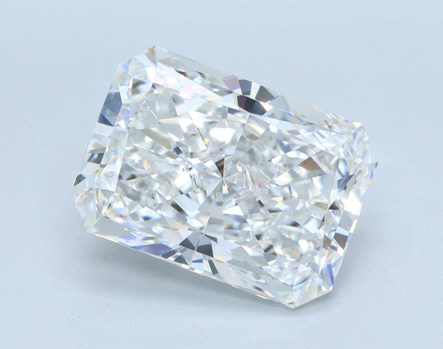 5.08 carat Radiant lab grown diamond, E color, VVS2 clarity