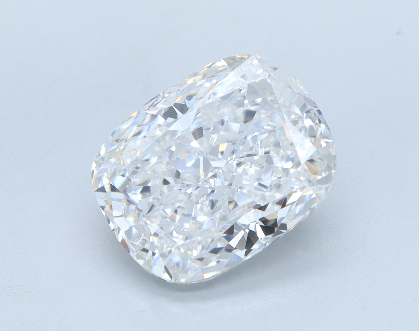3.13 carat Cushion lab grown diamond, E color, VS1 clarity
