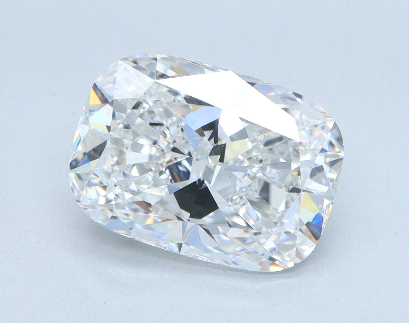 3.08 carat Cushion lab grown diamond, E color, VVS2 clarity