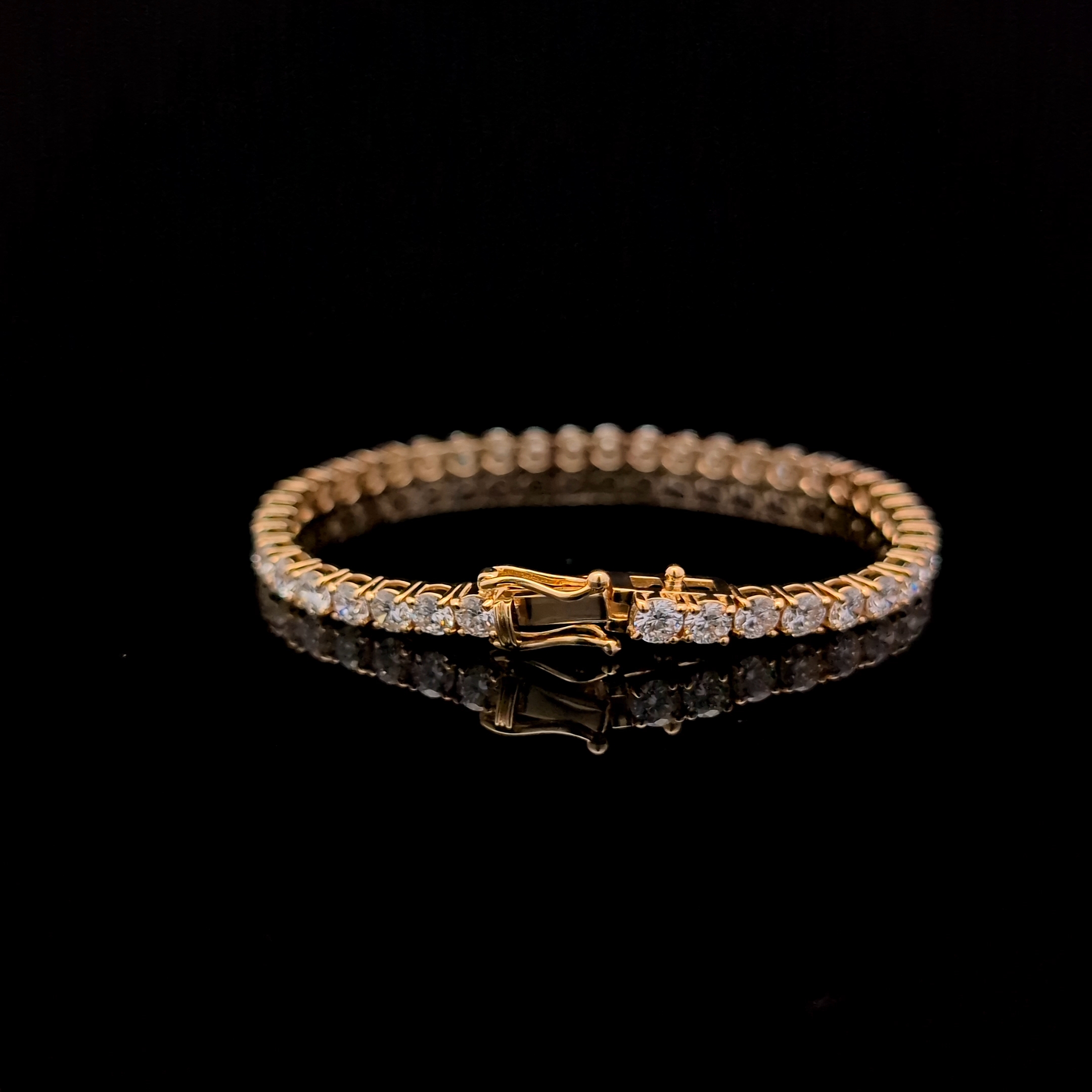Round Tennis Bracelet alternate view 1