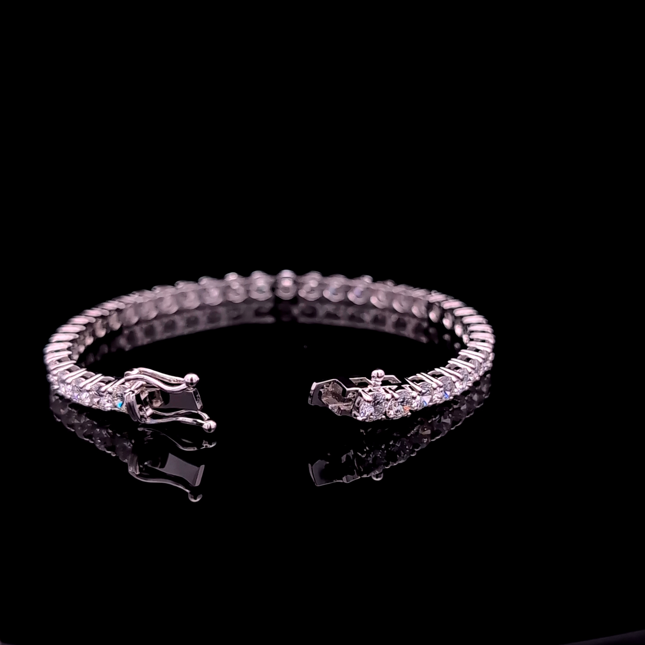 Round Tennis Bracelet alternate view 1