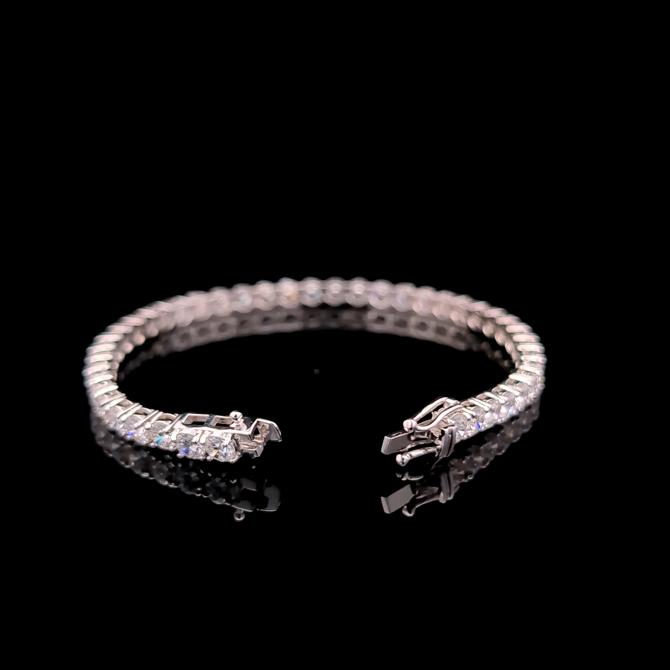 Round Tennis Bracelet alternate view 1
