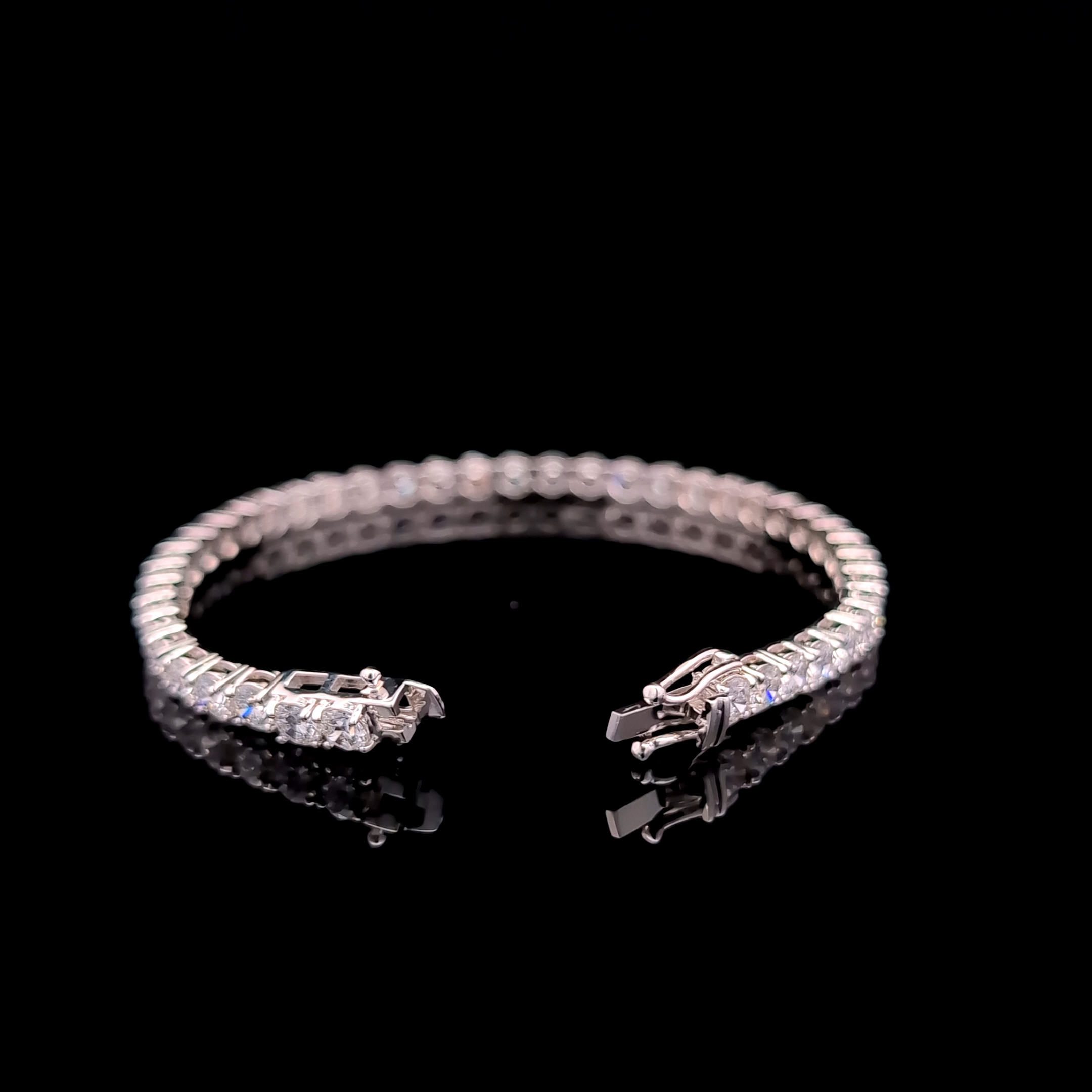 Round Tennis Bracelet alternate view 1