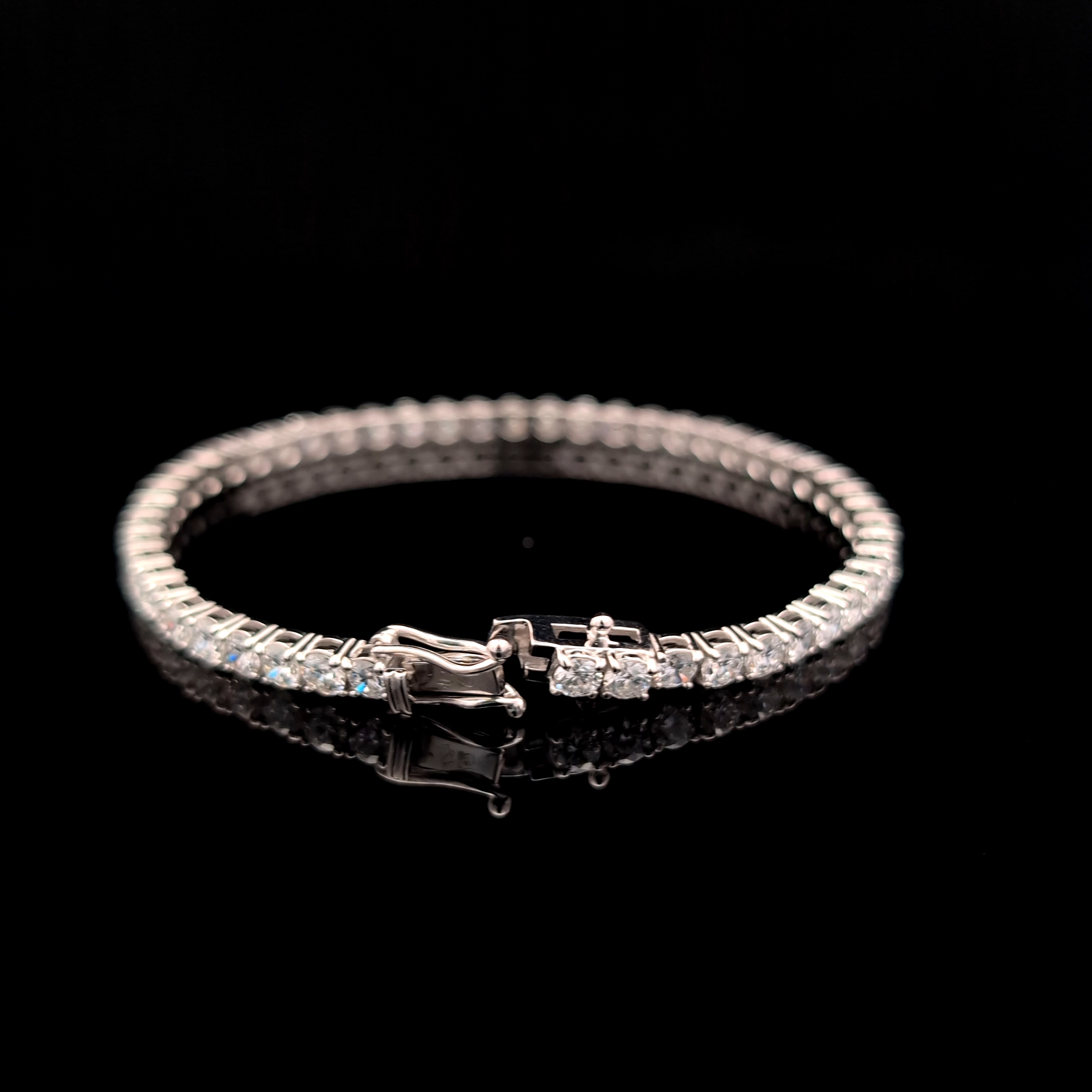 Round Tennis Bracelet alternate view 1