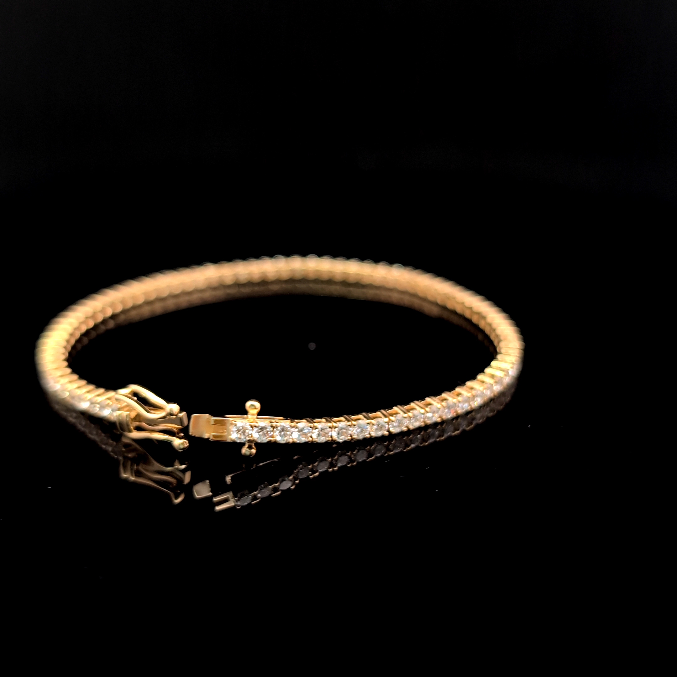 Round Tennis Bracelet alternate view 1