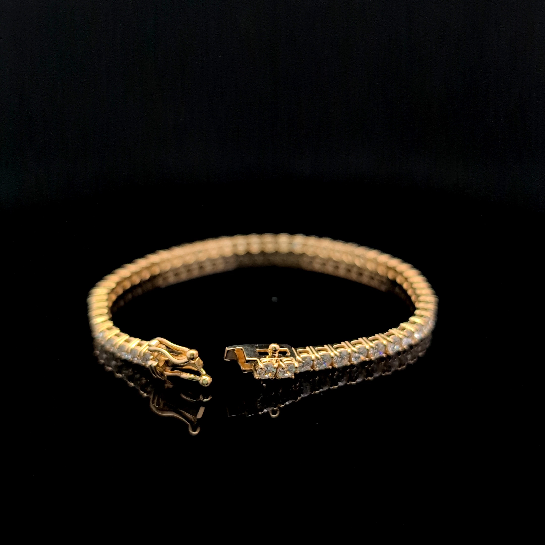 Round Tennis Bracelet alternate view 1