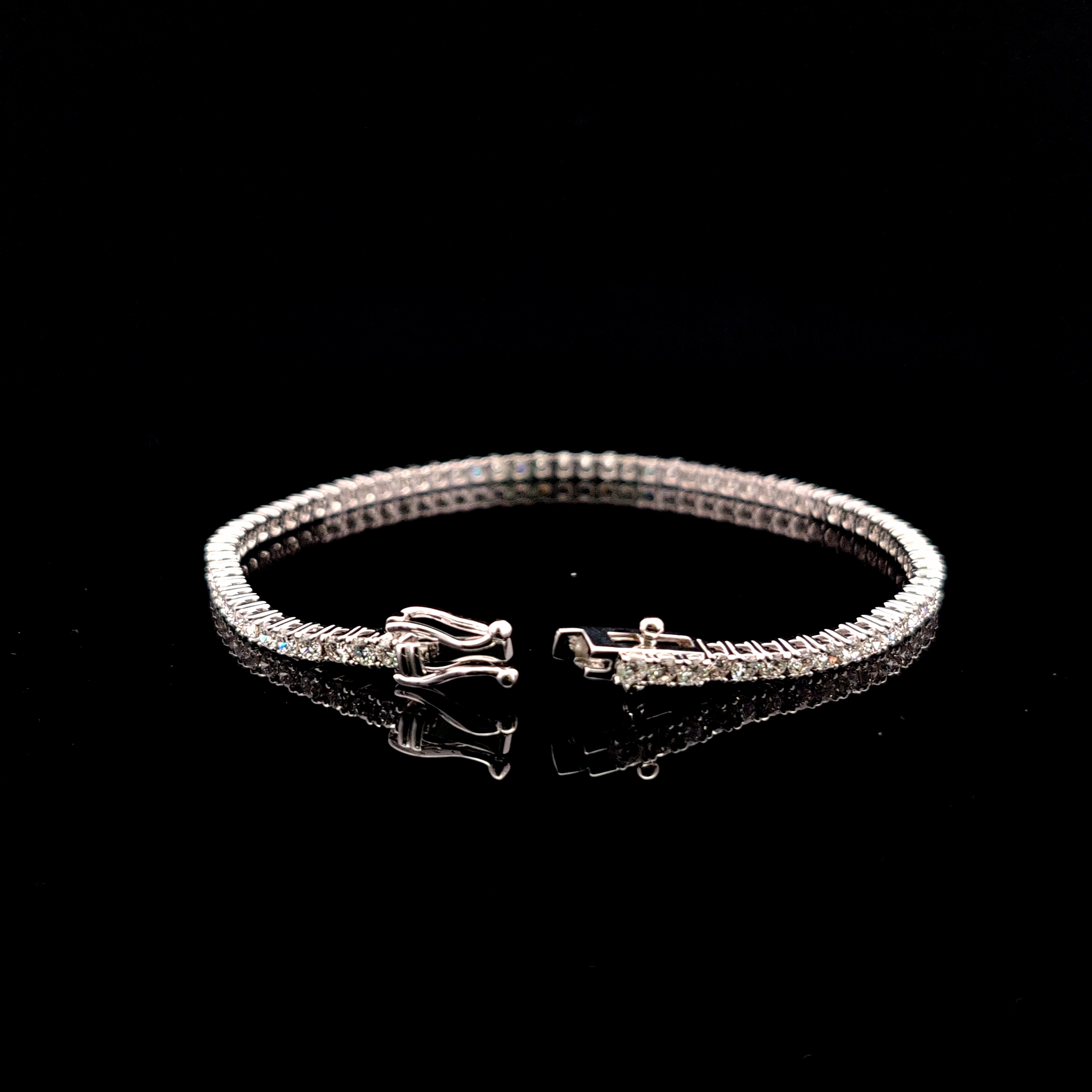 Round Tennis Bracelet alternate view 1