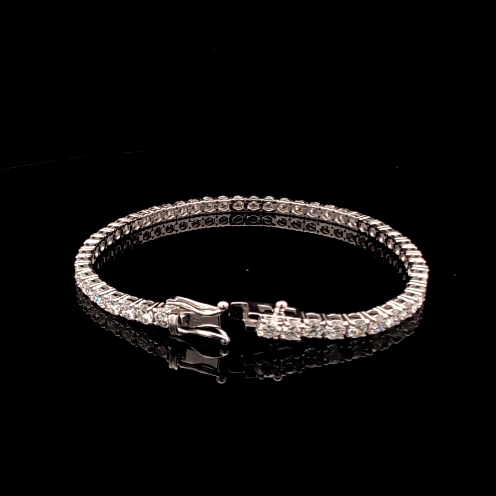 Round Tennis Bracelet alternate view 1