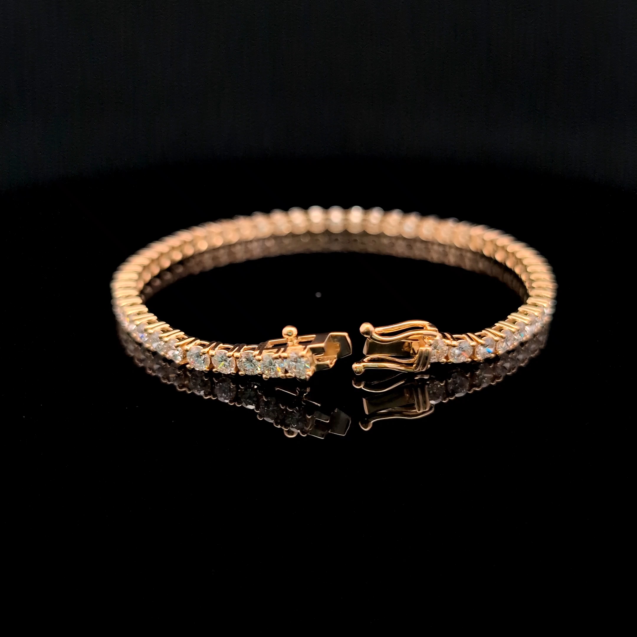 Round Tennis Bracelet alternate view 1