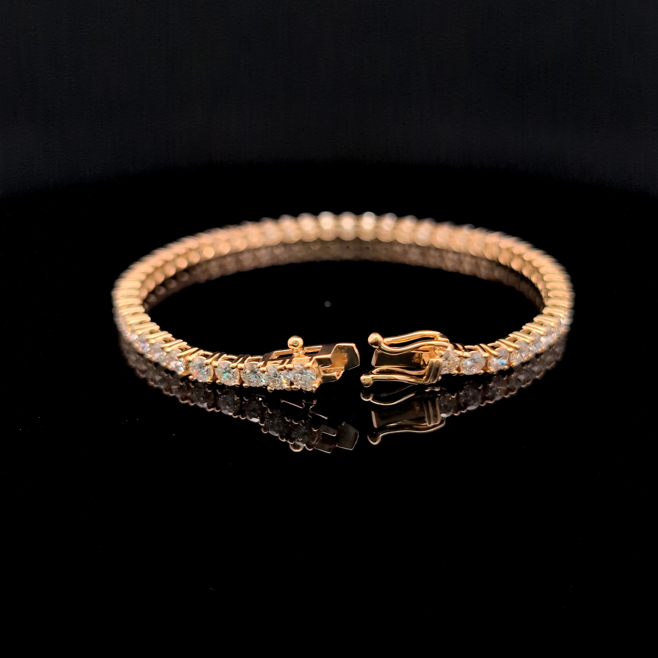 Round Tennis Bracelet alternate view 1