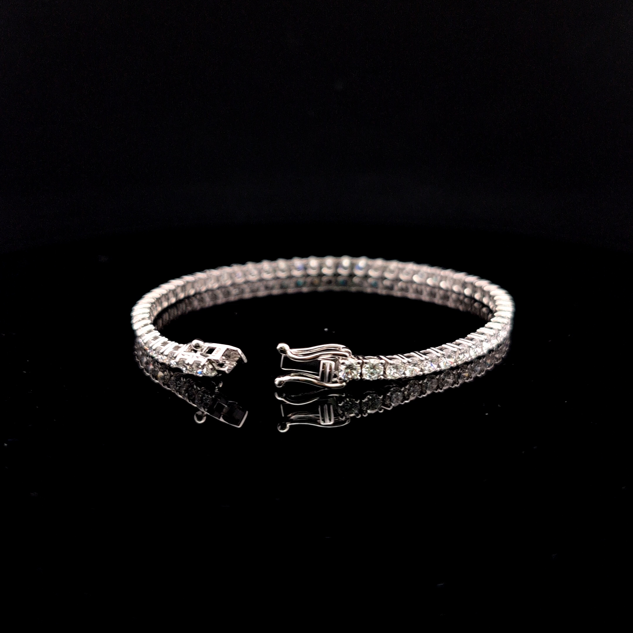 Round Tennis Bracelet alternate view 1