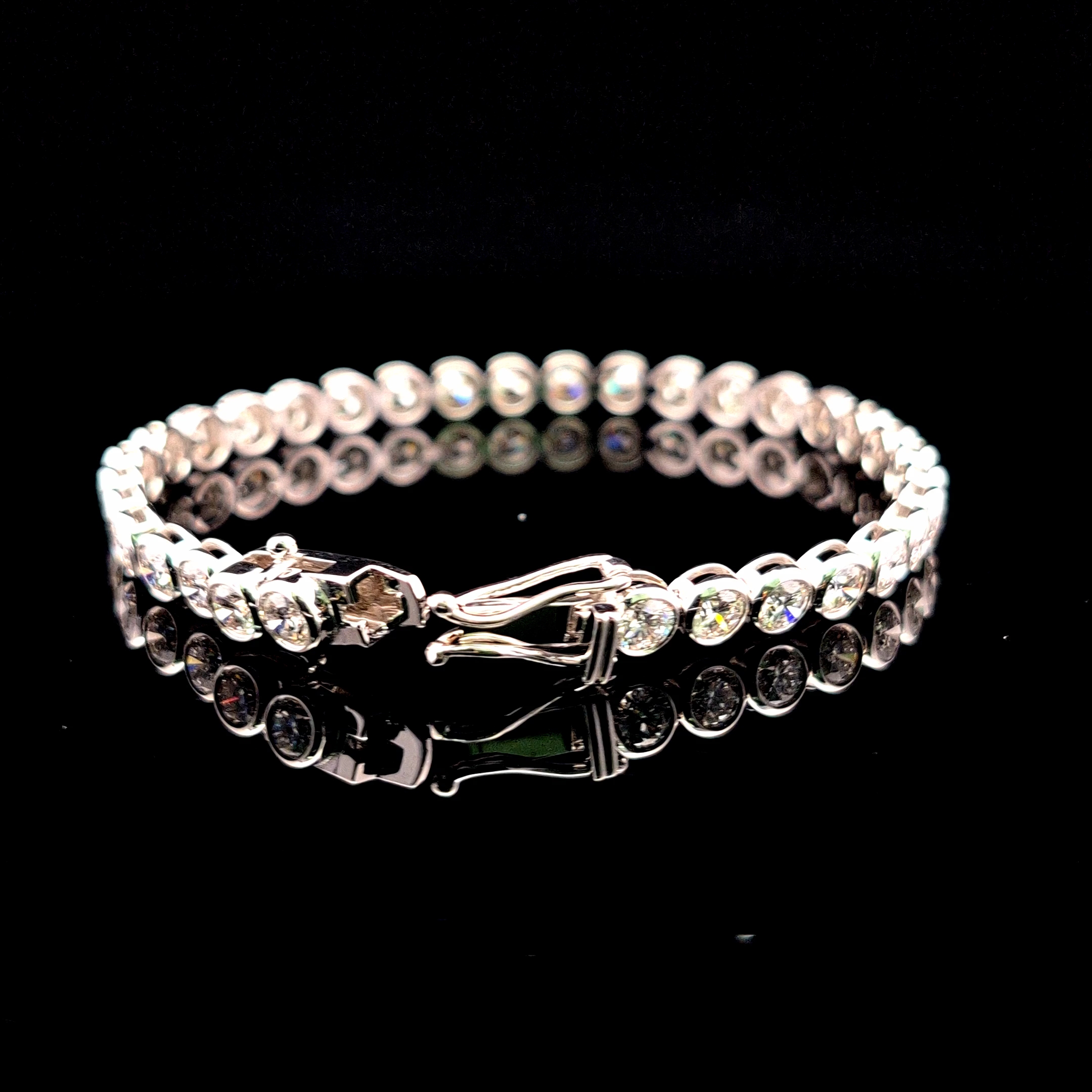 Round Tennis Bracelet alternate view 1