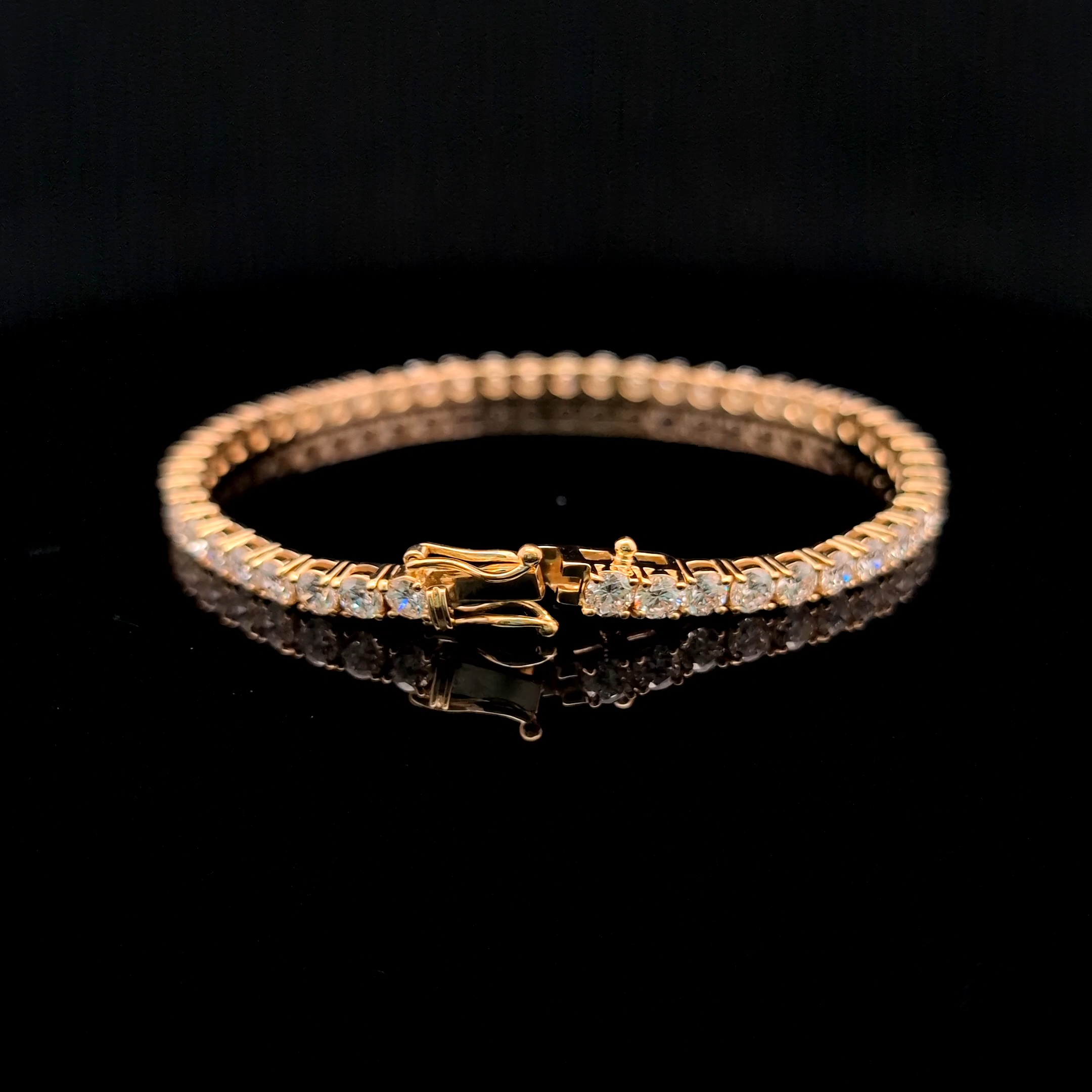 Round Tennis Bracelet alternate view 1