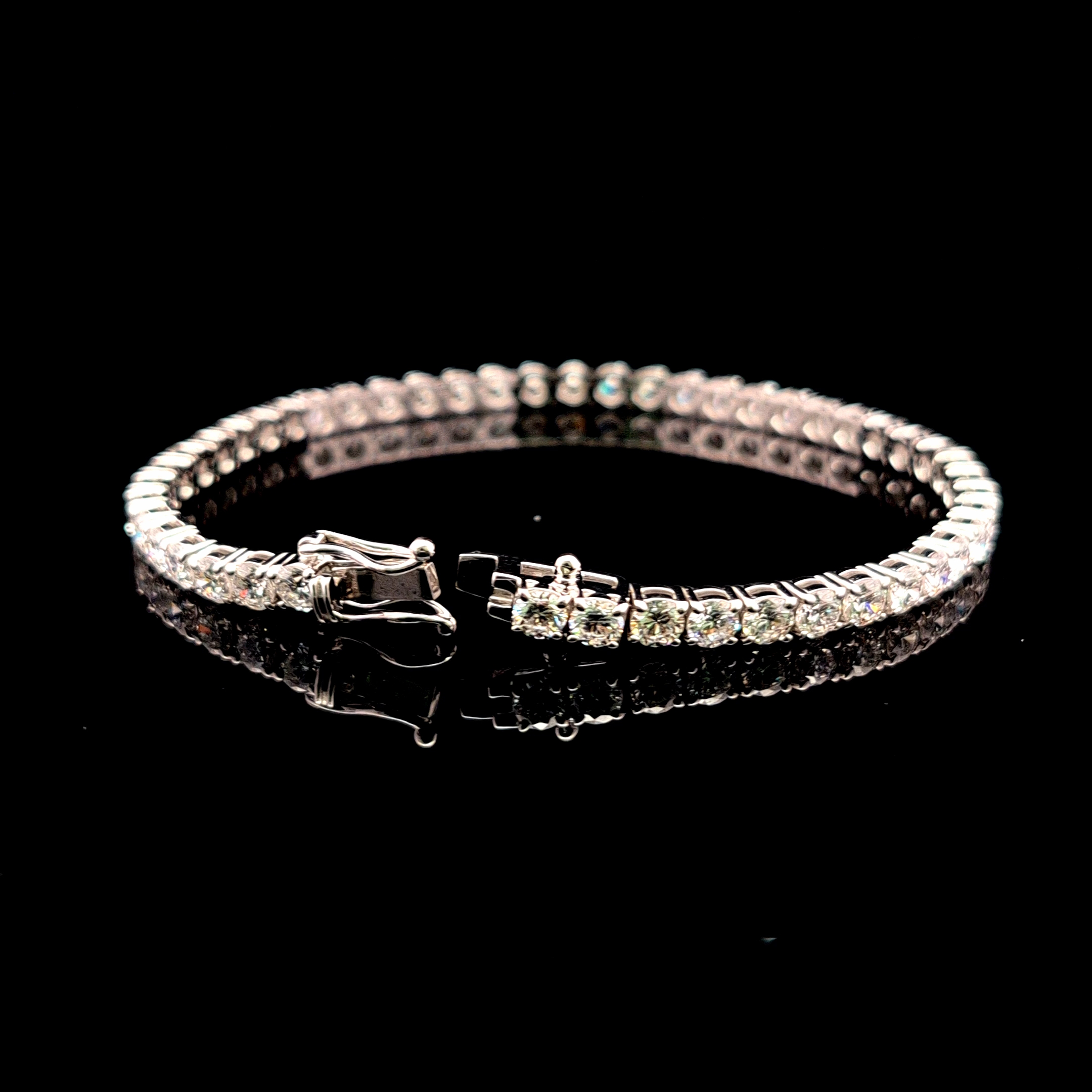 Round Tennis Bracelet alternate view 1