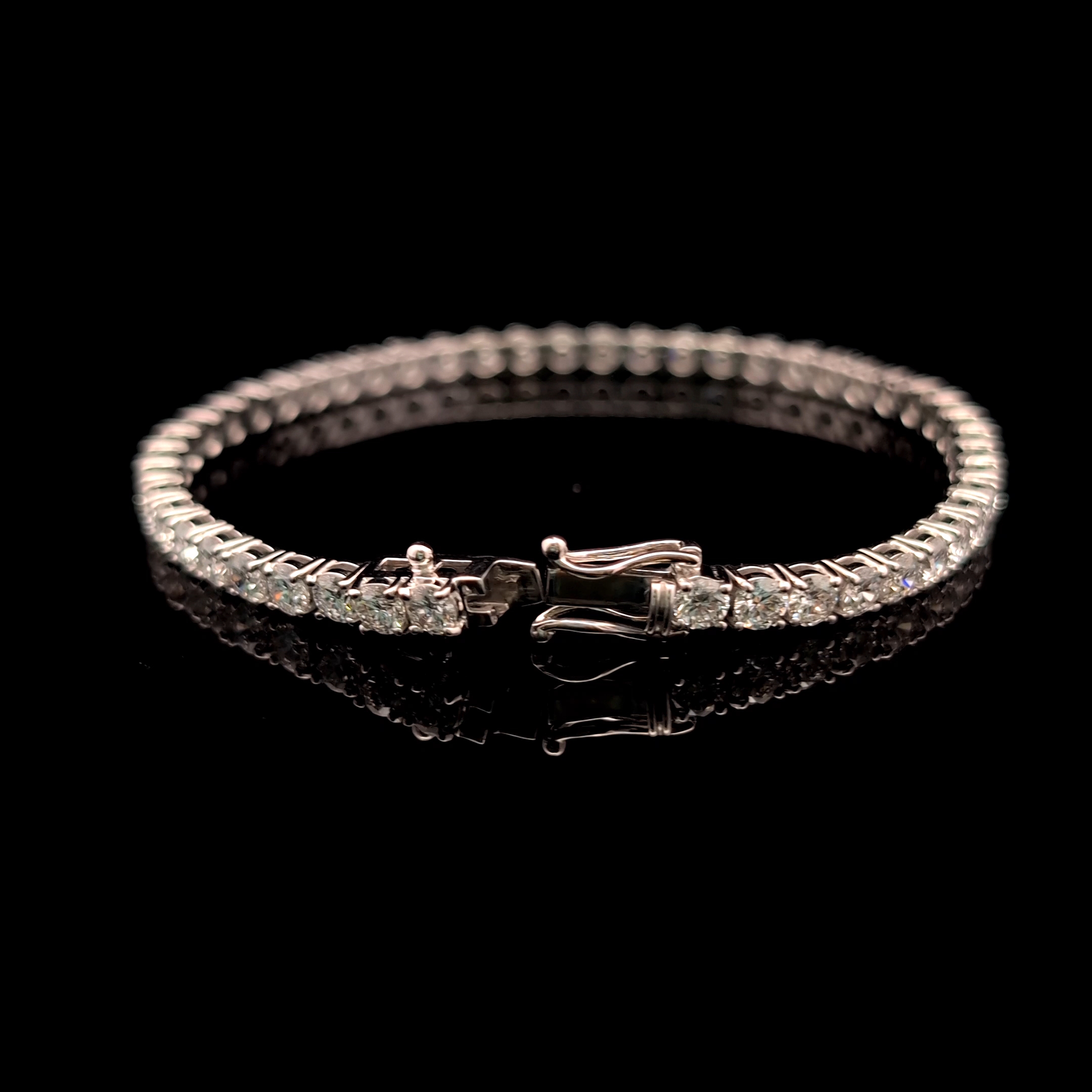 Round Tennis Bracelet alternate view 1