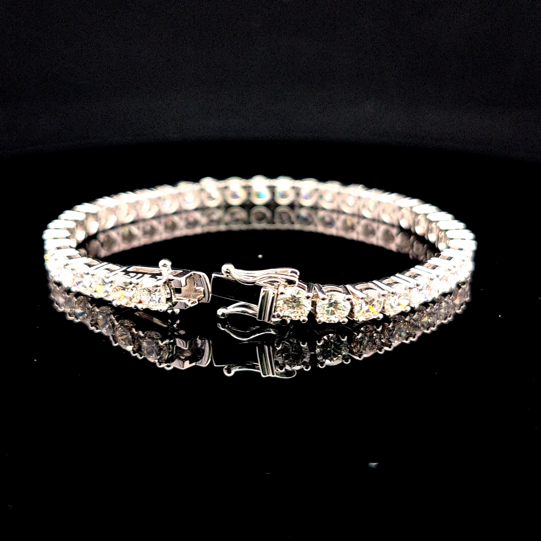 Round Tennis Bracelet alternate view 1