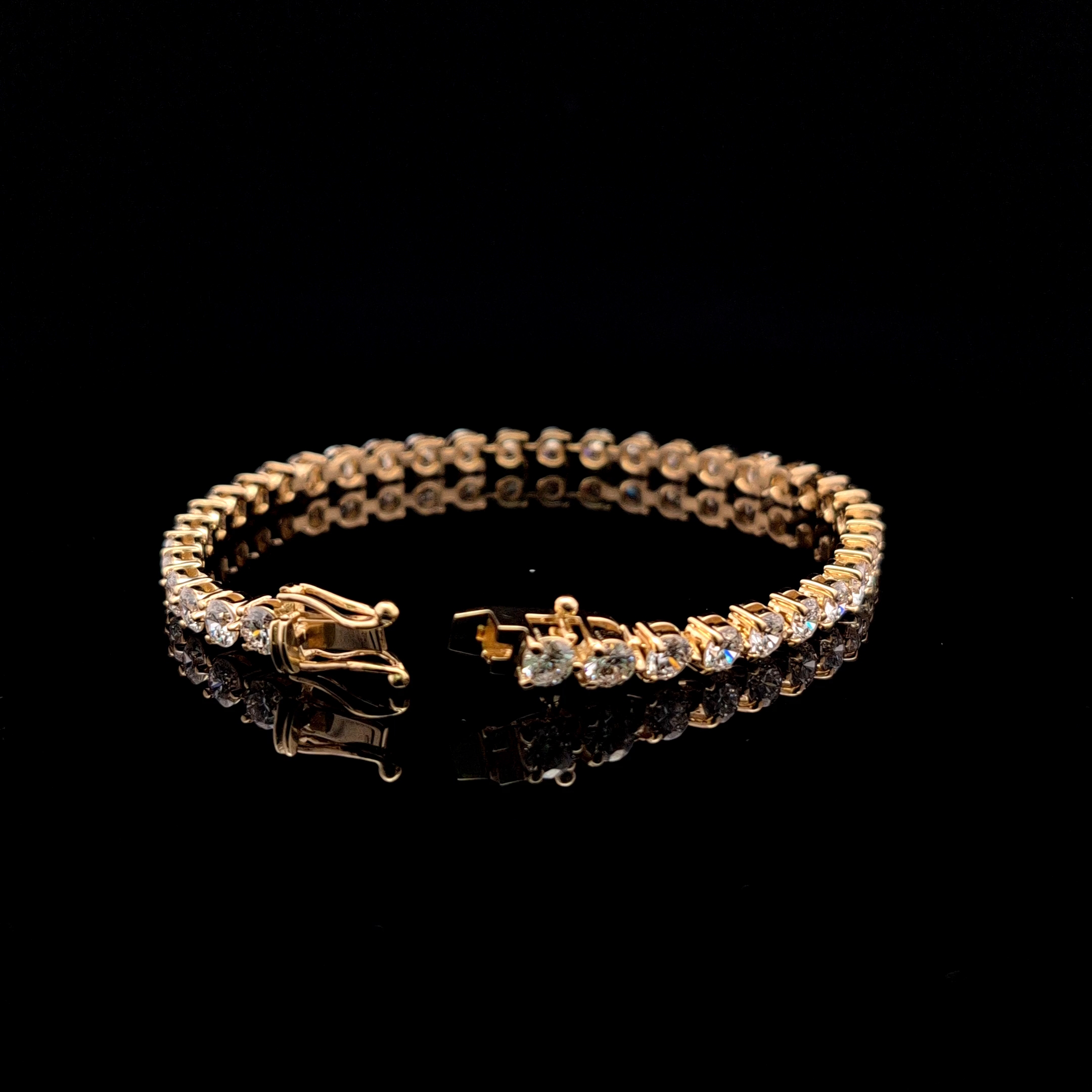 Round Tennis Bracelet alternate view 1