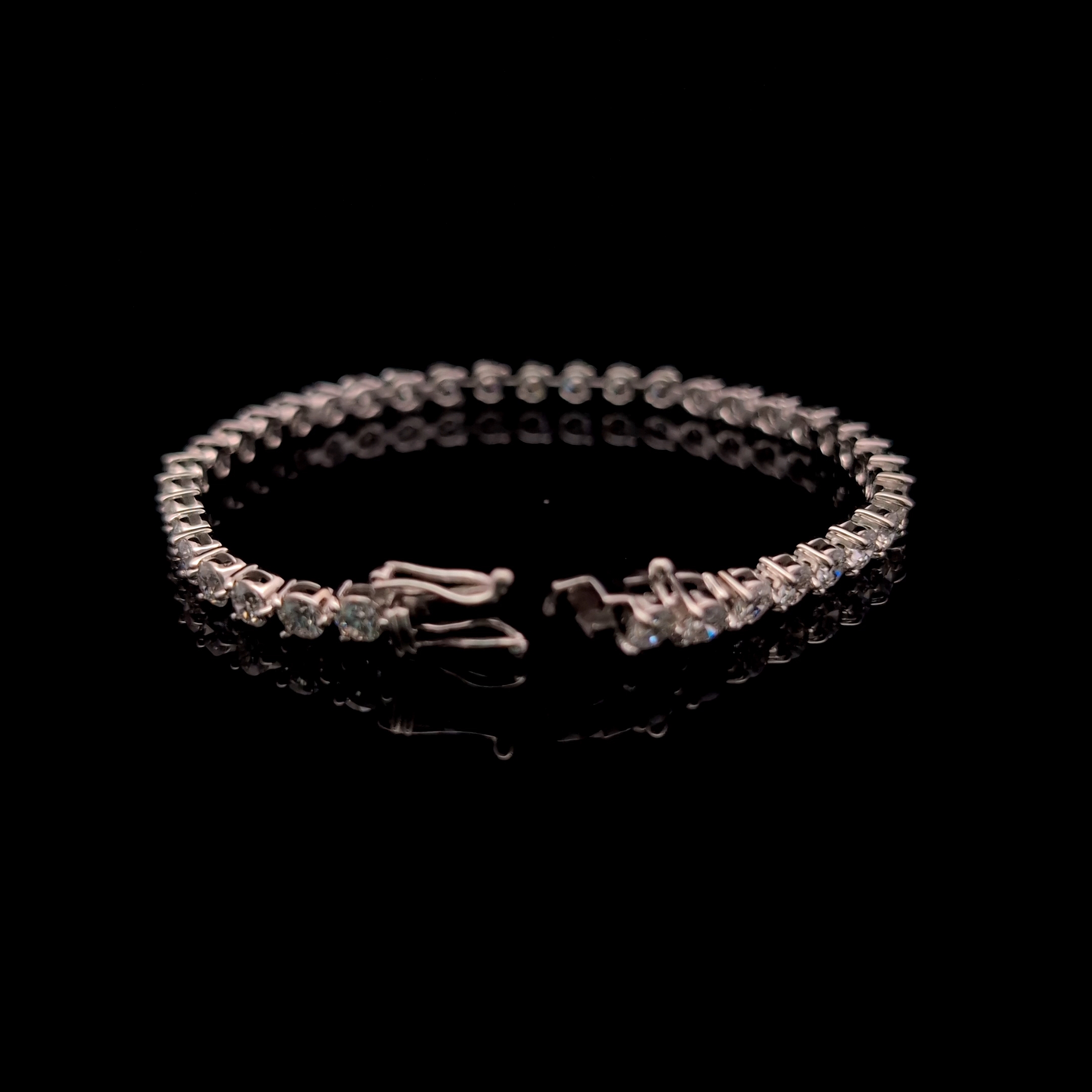 Round Tennis Bracelet alternate view 1