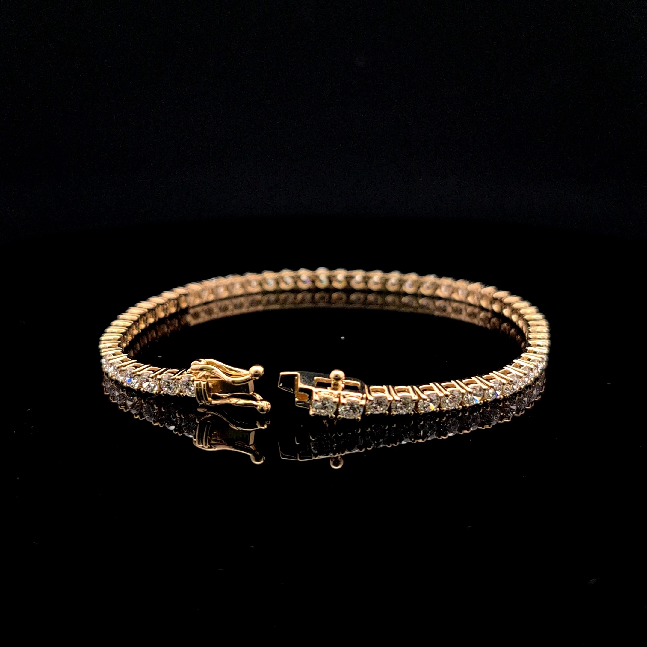 Round Tennis Bracelet alternate view 1