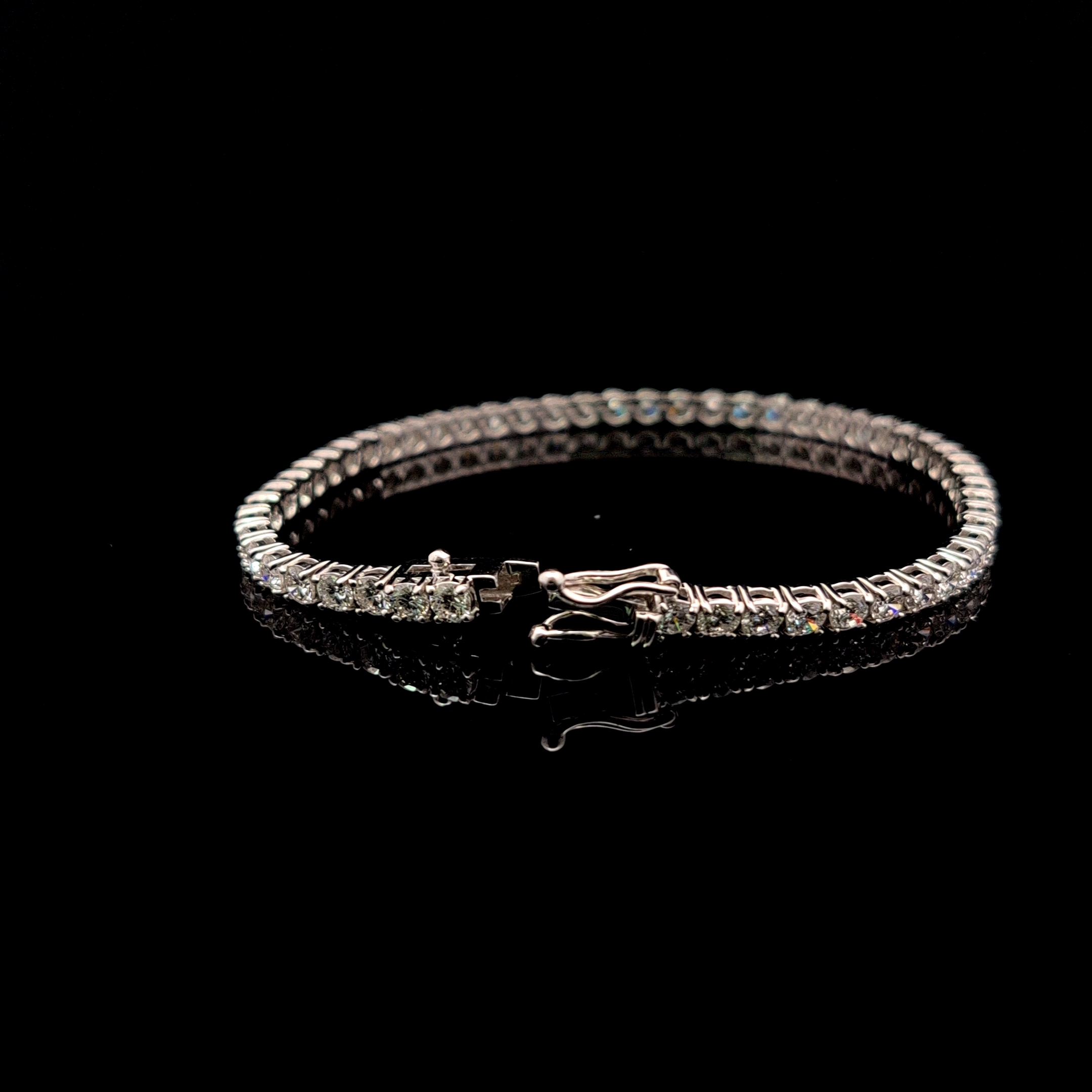Round Tennis Bracelet alternate view 1