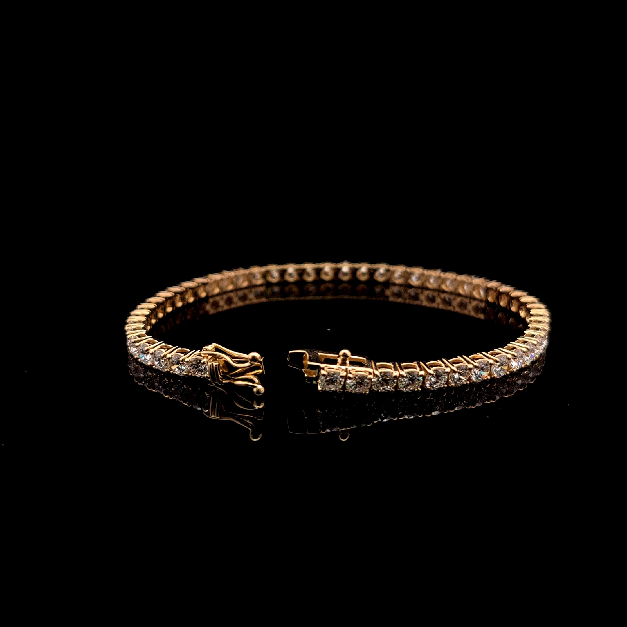 Round Tennis Bracelet alternate view 1