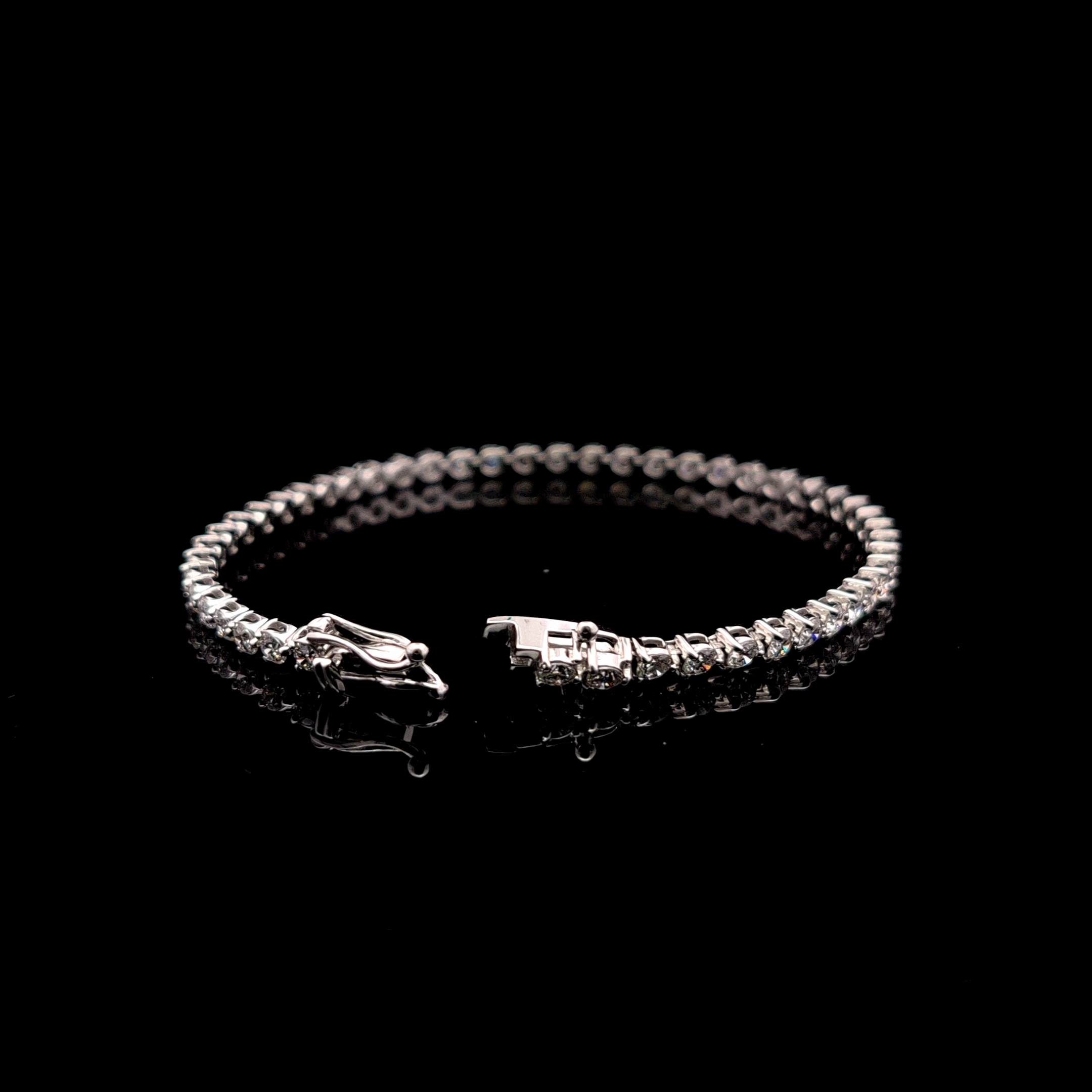 Round Tennis Bracelet alternate view 1