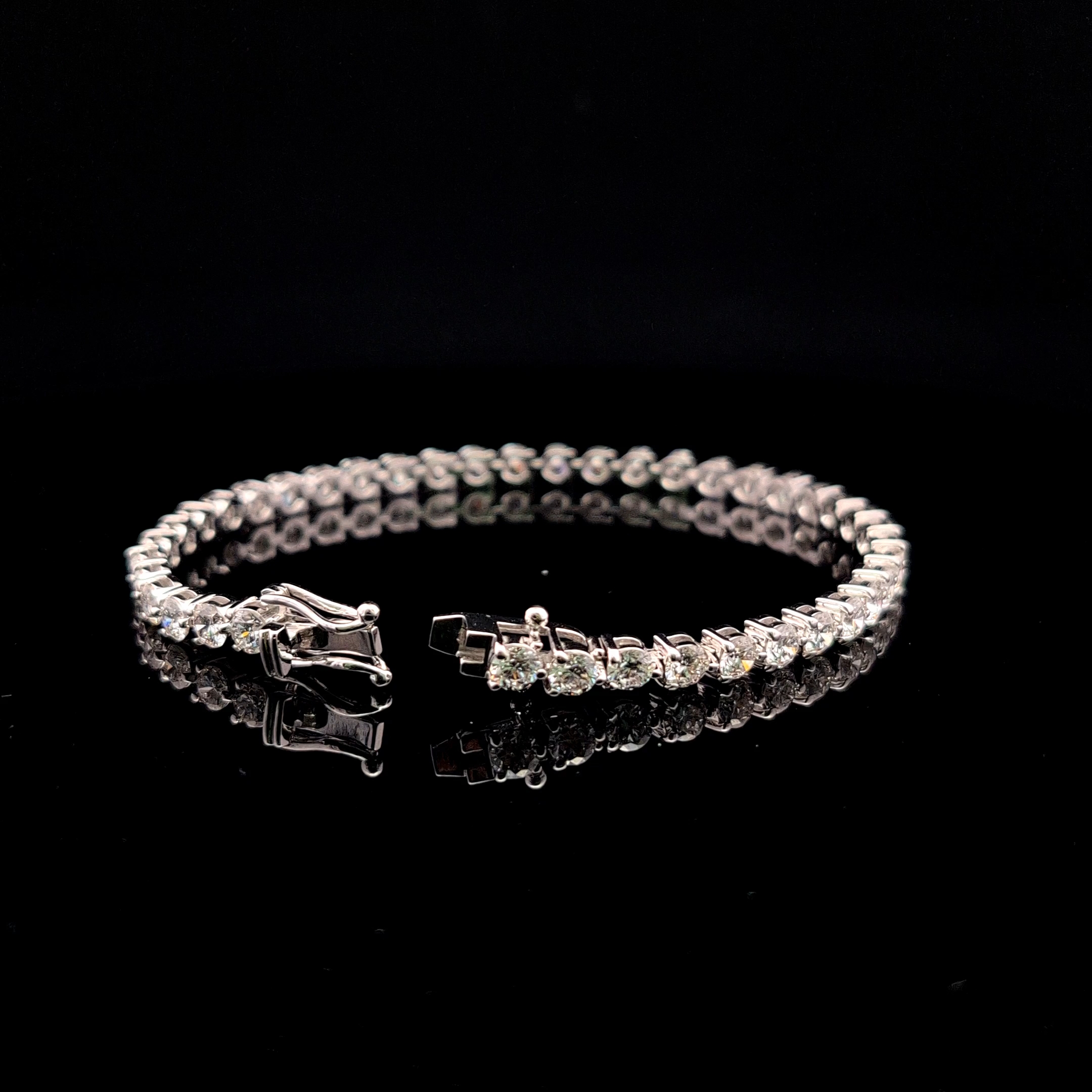 Round Tennis Bracelet alternate view 1