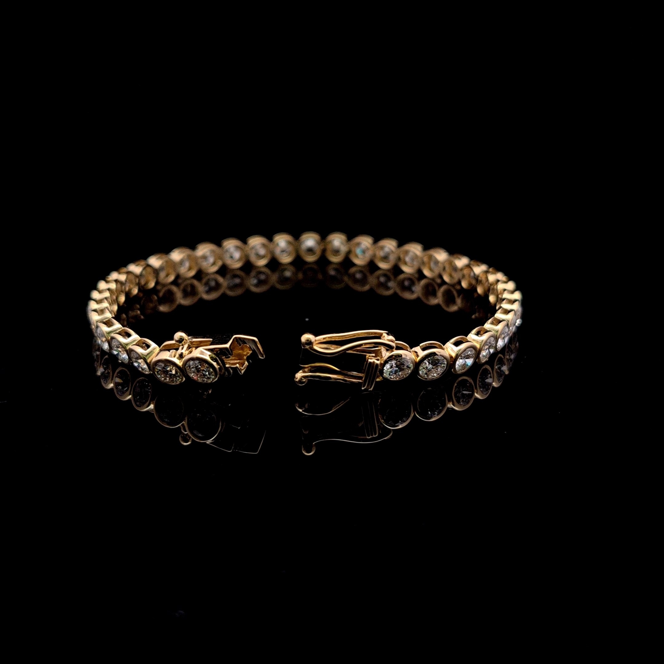 Round Tennis Bracelet alternate view 1