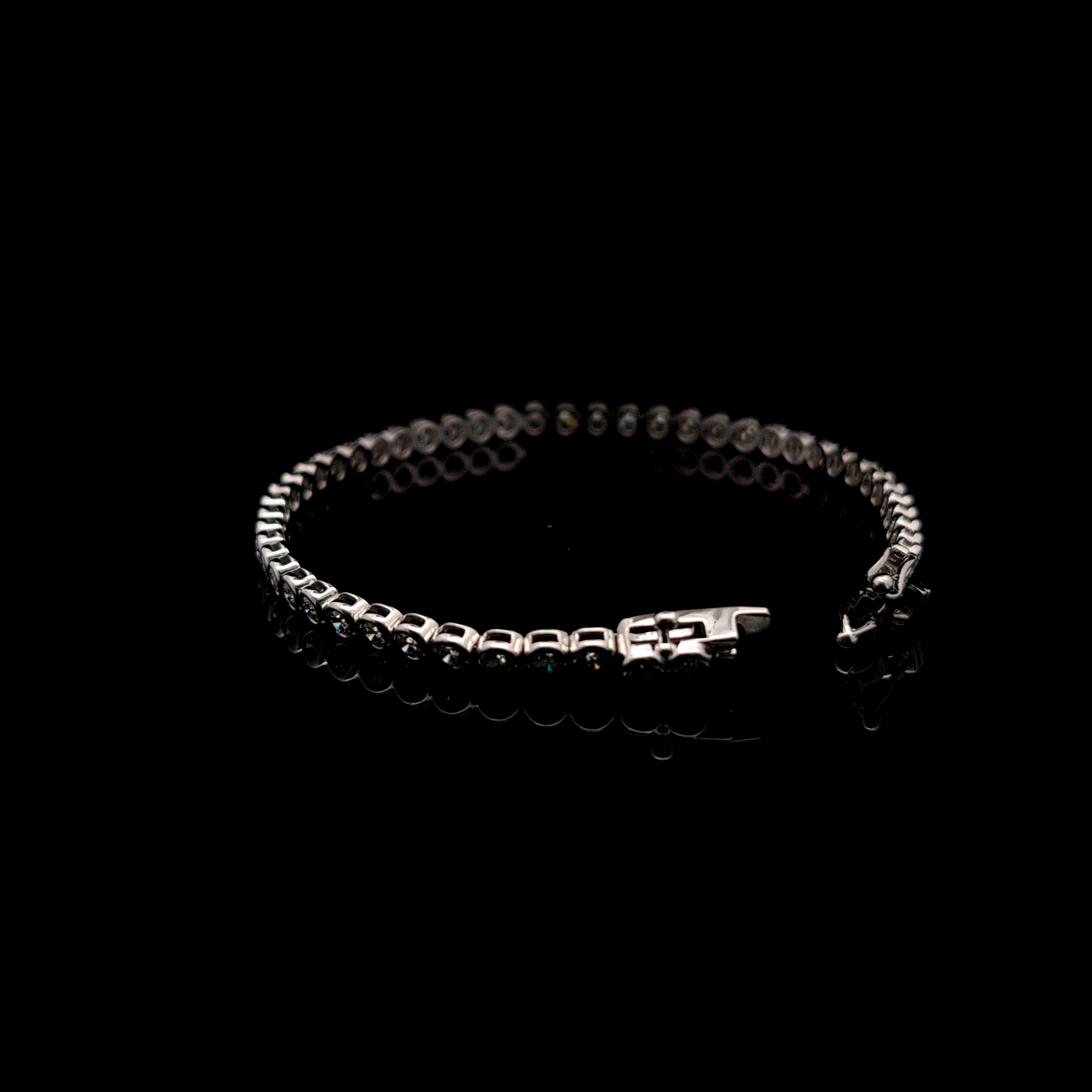 Round Tennis Bracelet alternate view 1