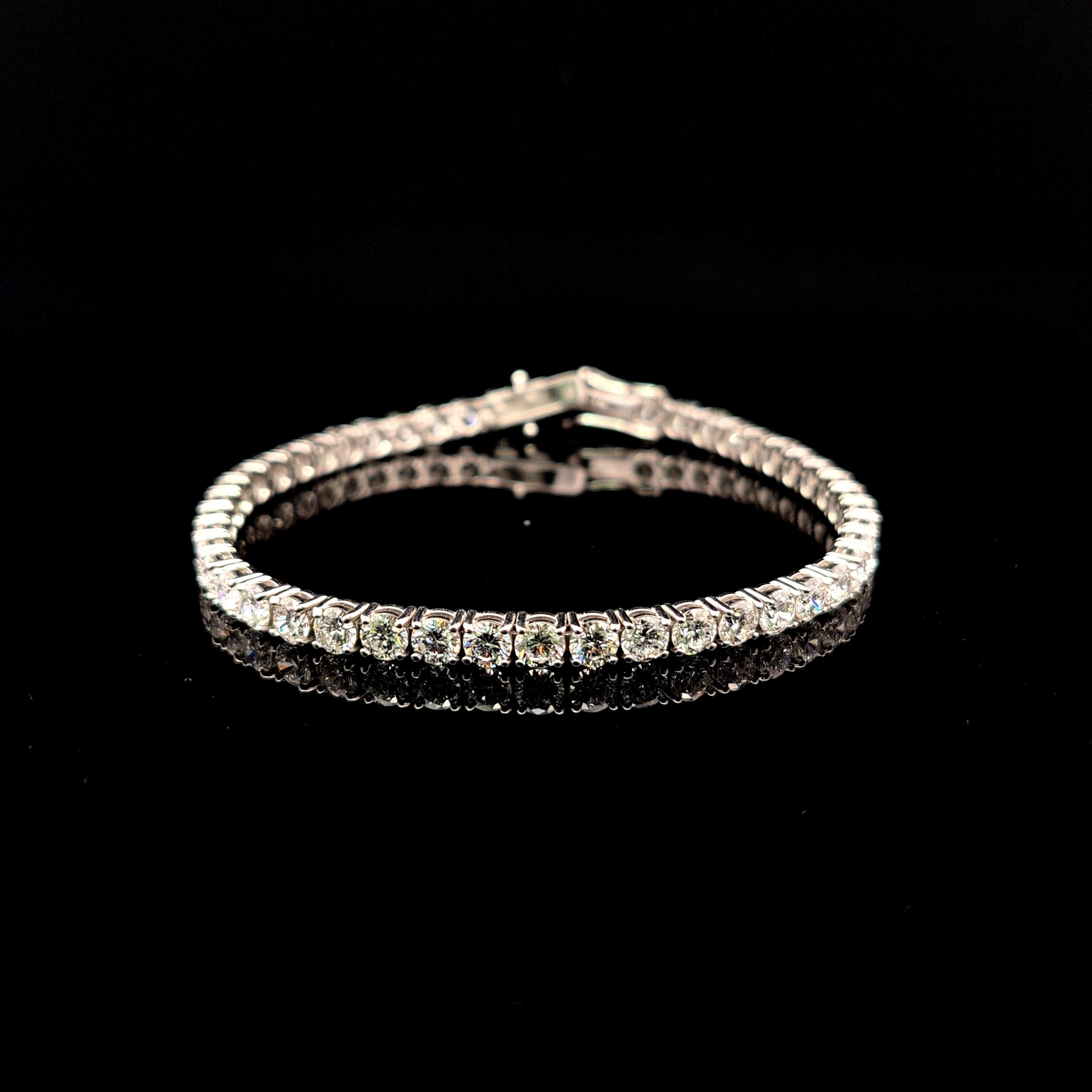 Round Diamond Tennis Bracelet in 10k White Gold