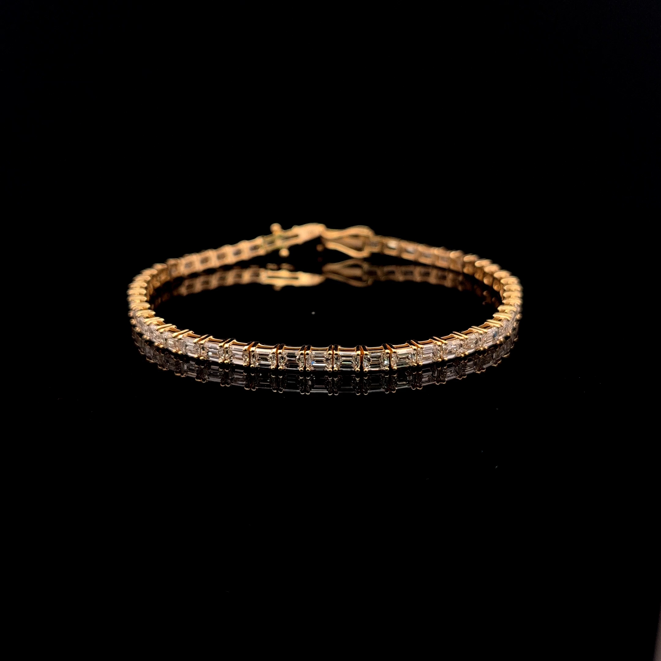 Emerald Cut Diamond Tennis Bracelet in 14k Yellow Gold