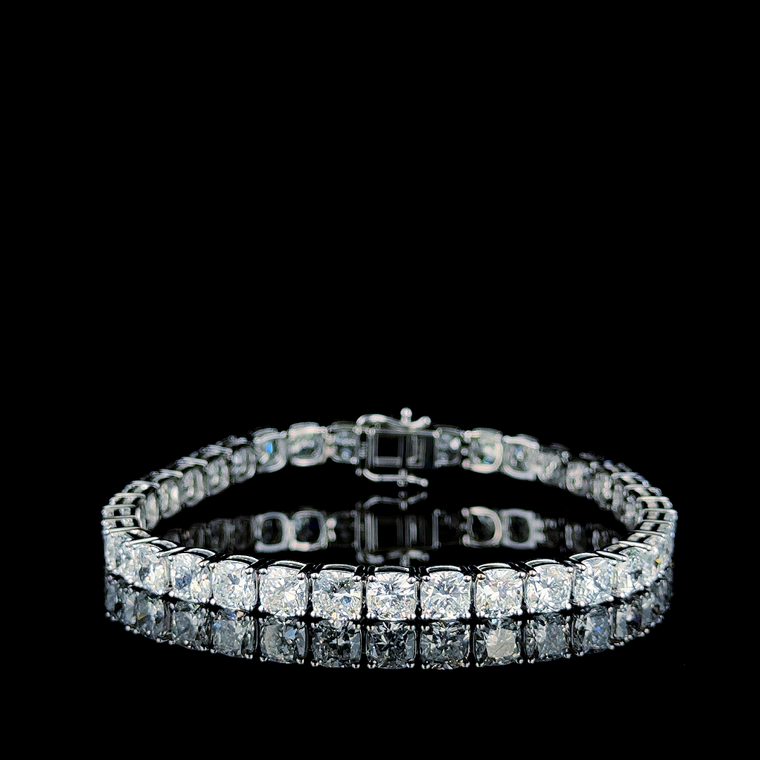 Cushion Cut Diamond Tennis Bracelet in 14k White Gold