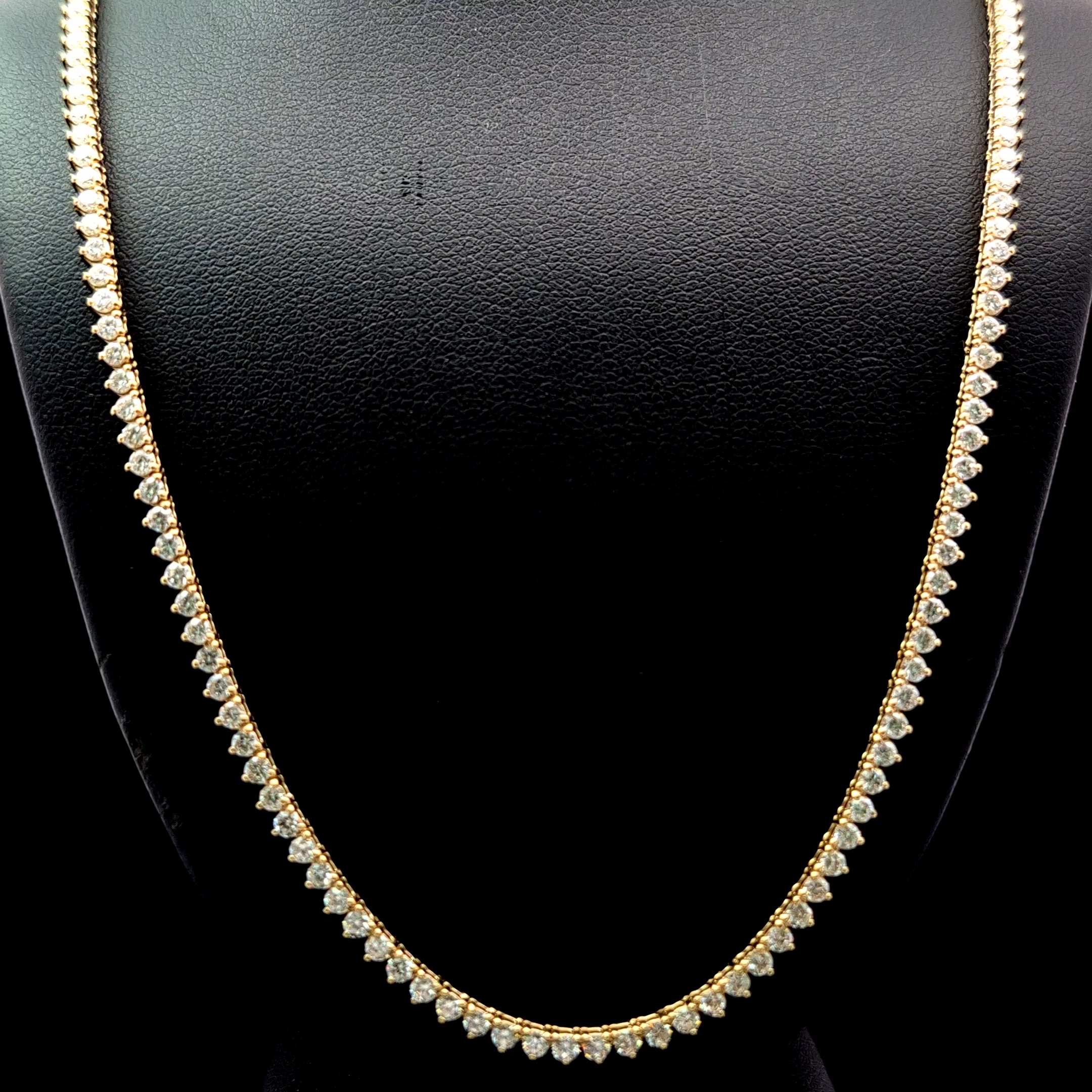 Round Diamond Tennis Necklace in 14k Yellow Gold