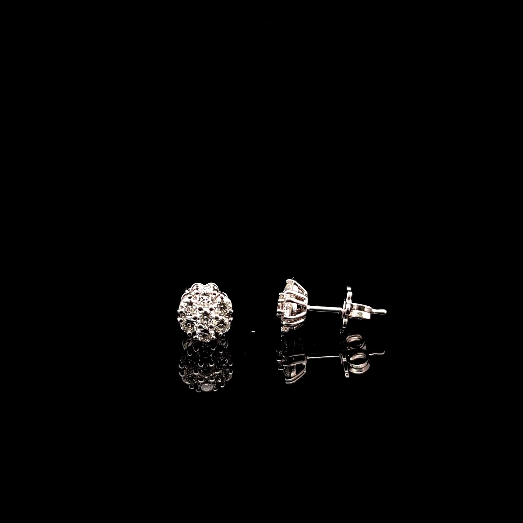 0.90ct Round Diamond Earrings in 14k White Gold